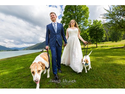 Hochzeitsfotos - Tirol - Paarshooting mit dem Lieblingshaustier. - Fotografie Harald Neuner