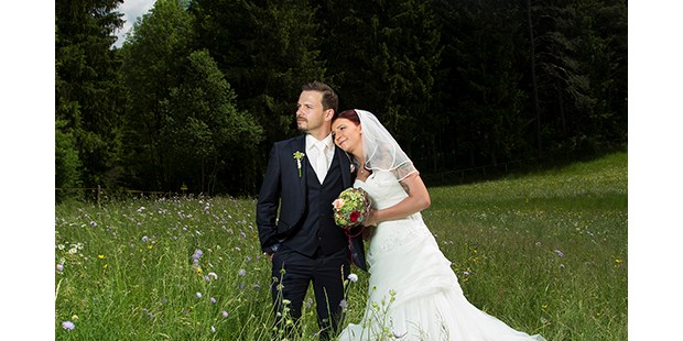 Hochzeitsfotos - Art des Shootings: Portrait Hochzeitsshooting - Region Innsbruck - Paarshootings in der Natur - Wolfgang Thaler photography