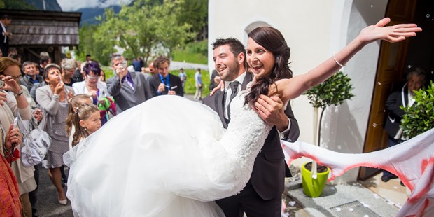 Hochzeitsfotos - Berufsfotograf - Tirol - Ein Bild aus der Hochzeit mit Cindy und Michael im Tiroler Pitztal - click & smile photography