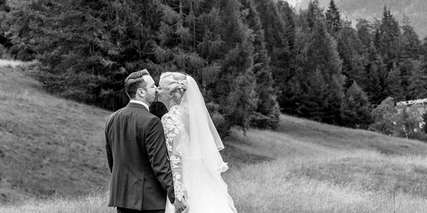 Hochzeitsfotos - Fotobox alleine buchbar - Brand (Brand) - Heirat in den Bergen - Simone und Stefan in Seefeld - click & smile photography