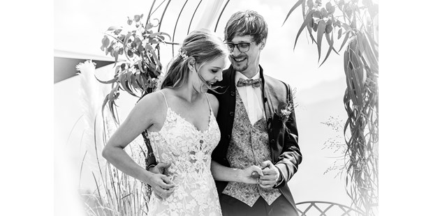 Hochzeitsfotos - Art des Shootings: Trash your Dress - Thun - Betsch-art Hochzeitsfotografie