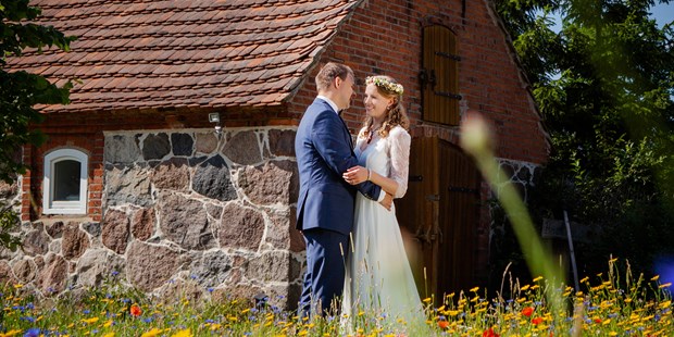 Hochzeitsfotos - Art des Shootings: Portrait Hochzeitsshooting - Spantekow - Landscheune - Alexandra Bartz Photography