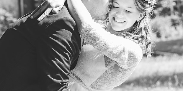 Hochzeitsfotos - Copyright und Rechte: Bilder auf Social Media erlaubt - Plessa - Alexandra Bartz Photography