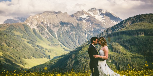 Hochzeitsfotos - Art des Shootings: Unterwassershooting - Retz - K&A - Hochzeit in den Bergen. Tirol / Österreich - Jure Vukadin