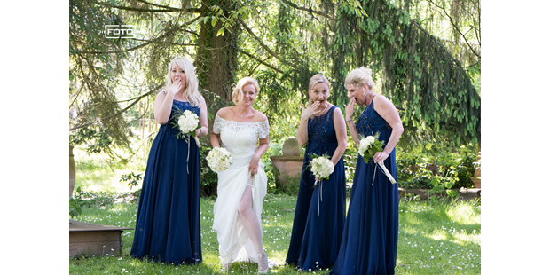 Hochzeitsfotos - zweite Kamera - Mühlviertel - Brautjungfern - DieFotoFrau