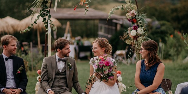 Hochzeitsfotos - Art des Shootings: Fotostory - Steiermark - Hochzeit in der Steiermark / Vom Hügel - Pixellicious
