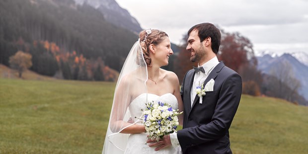 Hochzeitsfotos - Copyright und Rechte: Bilder auf Social Media erlaubt - Bockhorn (Friesland) - Hochzeitsfotograf im Allgäu - Hochzeitsfotograf Moritz Fähse