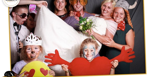 Hochzeitsfotos - Fotobox mit Zubehör - Barbing - Buzzern - die Fotobox