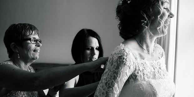 Hochzeitsfotos - Art des Shootings: After Wedding Shooting - Wels (Wels) - Fotoshooting getting ready - Ipe Carneiro