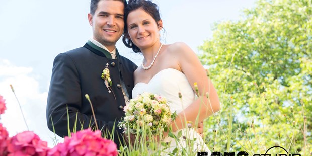 Hochzeitsfotos - zweite Kamera - Oststeiermark - Liebe ist das einzige was sich verdoppelt,
wenn man es teilt.  - Wünscher Alexandra