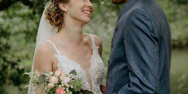 Hochzeitsfotos - Copyright und Rechte: Bilder auf Social Media erlaubt - Schönbek - Lea Rieke