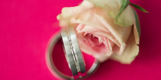 Hochzeitsfotos - Art des Shootings: Fotostory - Horben - Ringbilder sind ein MustHave - Monja Kantenwein