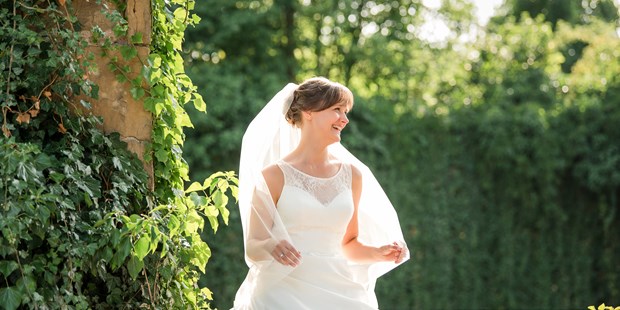 Hochzeitsfotos - Berufsfotograf - Neresheim - Brautportrait - Monja Kantenwein