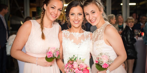 Hochzeitsfotos - Berufsfotograf - Rutesheim - Bridesmaids und Braut - Monja Kantenwein