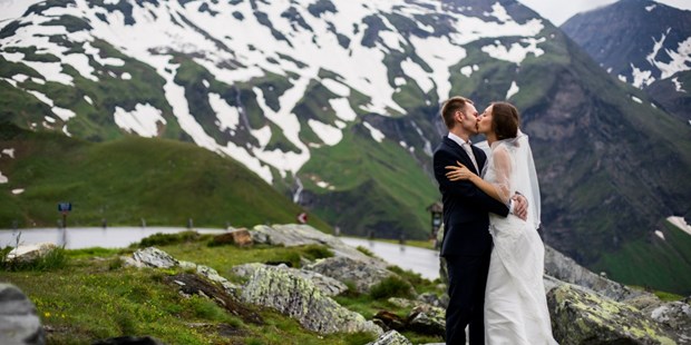 Hochzeitsfotos - Bayern - Hochzeitsfotoshooting in den Bergen  - Svetlana Schaier Fotografie 