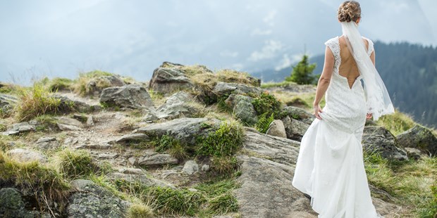 Hochzeitsfotos - Art des Shootings: After Wedding Shooting - Alpenregion Bludenz - Looking for the future! - Stefan Kothner Photography