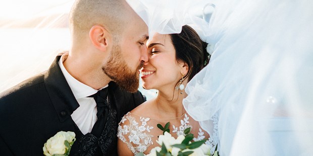 Hochzeitsfotos - Copyright und Rechte: Bilder auf Social Media erlaubt - Eugendorf - Henry Welisch