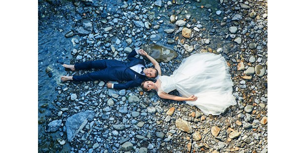 Hochzeitsfotos - Art des Shootings: Trash your Dress - Vorarlberg - Tobias Köstl Photography