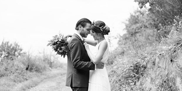 Hochzeitsfotos - Copyright und Rechte: Bilder privat nutzbar - Rheinland-Pfalz - Brautpaarshooting im Weinberg - David Kliewer