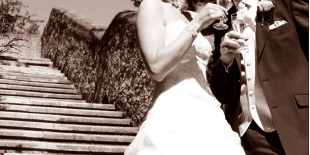 Hochzeitsfotos - Art des Shootings: After Wedding Shooting - Ötztal - Prost! - Viktoria Gstrein | Black Tea Fotografie