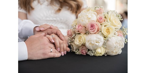 Hochzeitsfotos - Copyright und Rechte: Bilder auf Social Media erlaubt - Waldmohr - BUYMYPICS Foto & Video
