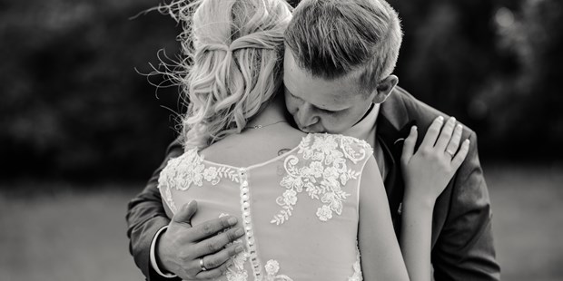 Hochzeitsfotos - Art des Shootings: Portrait Hochzeitsshooting - Burgenland - Nicole & Philipp - Fotostudio Sabrinaart