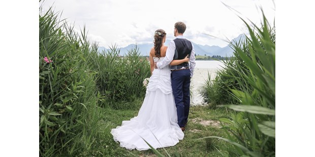 Hochzeitsfotos - Art des Shootings: Trash your Dress - Telfs - Hochzeitsfotografie im Allgäu von Lisa Viertel - Lisa Viertel