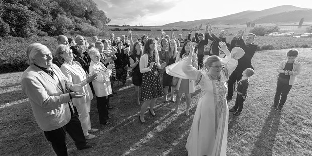 Hochzeitsfotos - Fotobox mit Zubehör - Wienerwald - Hochzeit in Niederösterreich, Thallern - Alexander Steppan