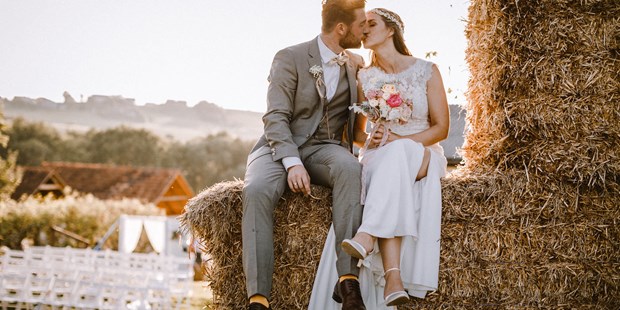 Hochzeitsfotos - Copyright und Rechte: Bilder auf Social Media erlaubt - Großrußbach - Bilder von Herzen