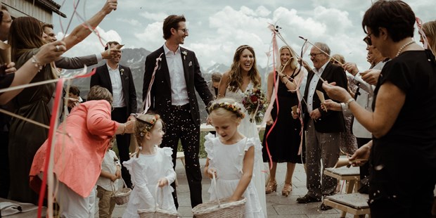 Hochzeitsfotos - Copyright und Rechte: Bilder auf Social Media erlaubt - Füssen - Freie Trauung in den Bergen in Lech - Dan Jenson Photography