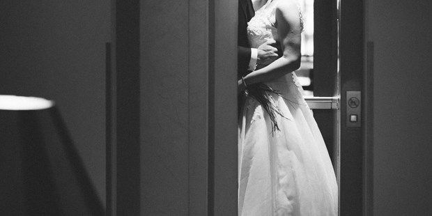 Hochzeitsfotos - Art des Shootings: Trash your Dress - Niederösterreich - Marie & Michael Photography