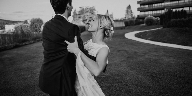 Hochzeitsfotos - Art des Shootings: Prewedding Shooting - Gleisdorf - BLISS & DELIGHT AUTHENTIC WEDDING PHOTOS AND VIDEOS
