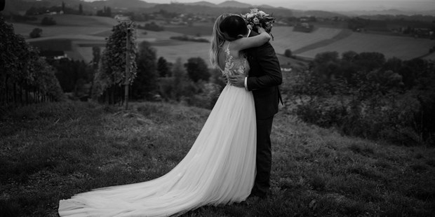 Hochzeitsfotos - Art des Shootings: Portrait Hochzeitsshooting - Steiermark - BLISS & DELIGHT AUTHENTIC WEDDING PHOTOS AND VIDEOS