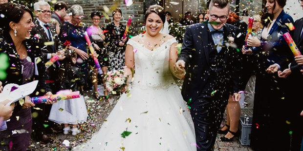 Hochzeitsfotos - Copyright und Rechte: Bilder auf Social Media erlaubt - Eifel - Auszug aus der Kirche - Marcel Kleusener