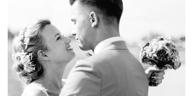 Hochzeitsfotos - Copyright und Rechte: Bilder auf Social Media erlaubt - Düsseldorf - Love and Weddings