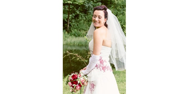 Hochzeitsfotos - zweite Kamera - Elbeland - Happy bride... - neero Fotografie und Grafik