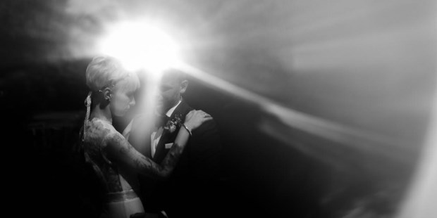 Hochzeitsfotos - Art des Shootings: Unterwassershooting - Biesenthal - Kreative Paarfotos - Spree-Liebe Hochzeitsfotografie | Hochzeitsfotograf Berlin