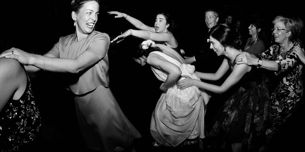Hochzeitsfotos - Velten - Die Kette ist gerissen - Spree-Liebe Hochzeitsfotografie | Hochzeitsfotograf Berlin