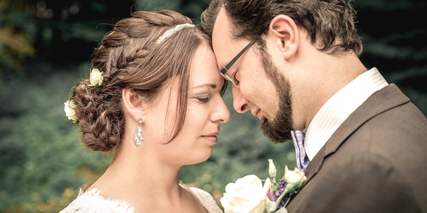 Hochzeitsfotos - Birken-Honigsessen - First Look - Silke & Chris Photography