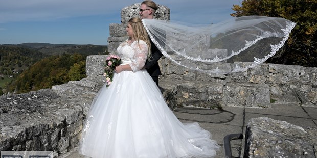 Hochzeitsfotos - Art des Shootings: Trash your Dress - Schwarzenbruck - FMF-FOTOGRAFIE MARKUS FAUDE 