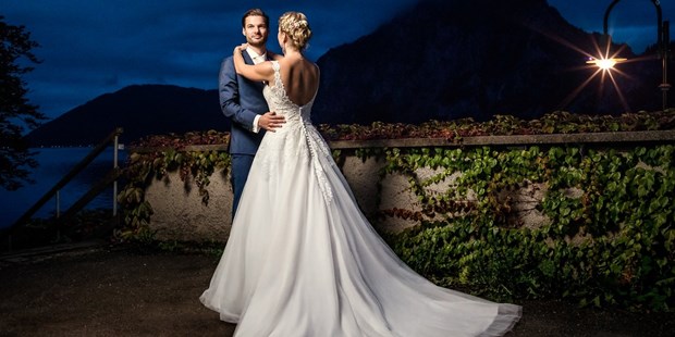 Hochzeitsfotos - Fotobox alleine buchbar - Aistersheim - Paarshooting Traunkirchen / Traunsee - Visual Wedding – Martin & Katrin