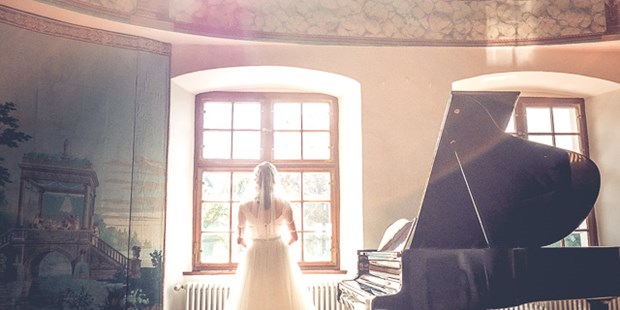 Hochzeitsfotos - Copyright und Rechte: Bilder auf Social Media erlaubt - Bayern - Traumhochzeit im Schloß Lautrach - Charles Diehle - Hochzeitsfotograf München