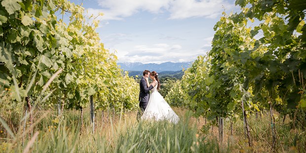 Hochzeitsfotos - Kärnten - Mitten in den Weinreben - TrippelGUT Feldkirchen - Sandra Matanovic Hochzeitsfotografin Kärnten, Steiermark & Kroatien