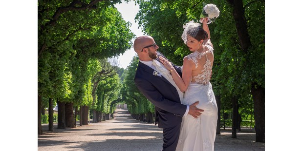 Hochzeitsfotos - Copyright und Rechte: Bilder auf Social Media erlaubt - Droß - After Wedding Shooting Schloss Schönbrunn Wien - Multimedia Film & Photography