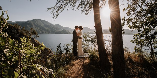 Hochzeitsfotos - Copyright und Rechte: Bilder auf Social Media erlaubt - Aistersheim - After-Wedding-Shooting am Traunsee in Gmunden Oberösterreich - Kosia Photography