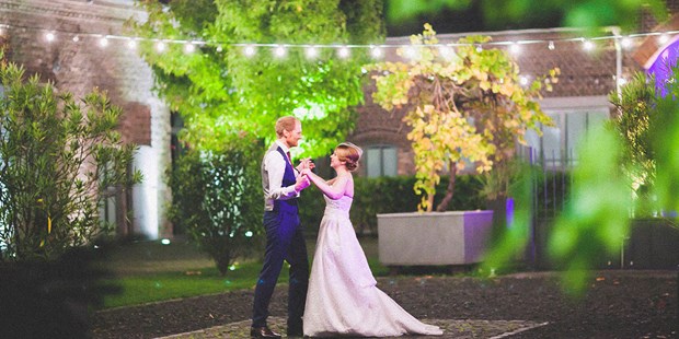 Hochzeitsfotos - Art des Shootings: 360-Grad-Fotografie - Eppstein - emotionale und authentische Hochzeitsfotografie. 
Mehr auf www.hamidan.de - Gülten Hamidanoglu