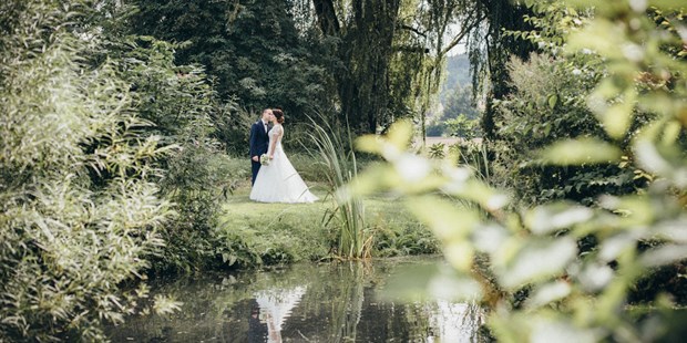 Hochzeitsfotos - Copyright und Rechte: Bilder auf Social Media erlaubt - Waldsee - brautpassion.de