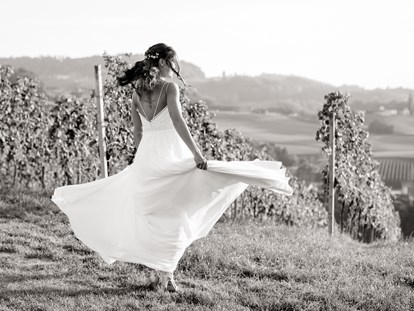 Hochzeitsfotos - Fotobox mit Zubehör - Steiermark - So ein schönes Brautkleid - Monika Wittmann Photography
