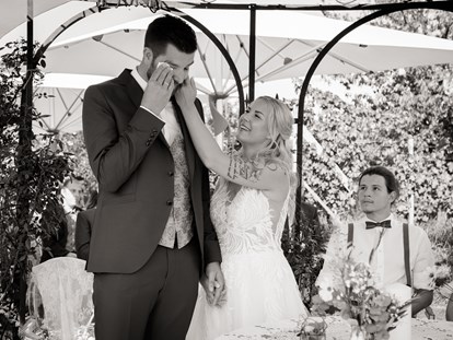Hochzeitsfotos - Art des Shootings: Portrait Hochzeitsshooting - Steyr - Emotionale Hochzeit beim Weingartenhotel Harkamp - Monika Wittmann Photography