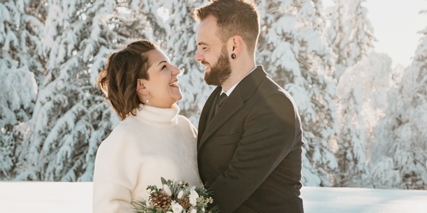 Hochzeitsfotos - Copyright und Rechte: Bilder auf Social Media erlaubt - Vorarlberg - Simone Mitgutsch Fotografie 
